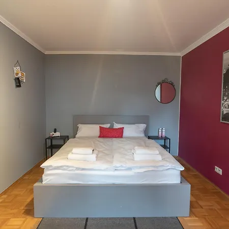 Metternich Naehe Uni Und Bwzk 아파트