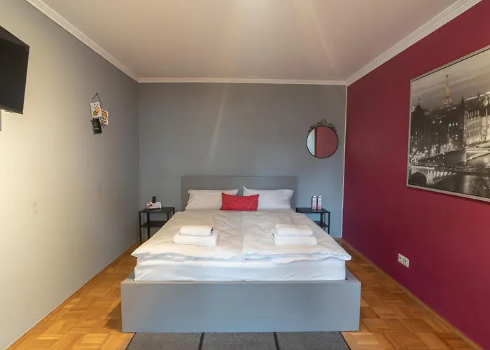 Metternich Naehe Uni Und Bwzk Lägenhet